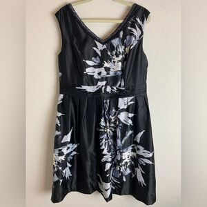 Ellen Tracy: Cocktail knee length dress. NEW